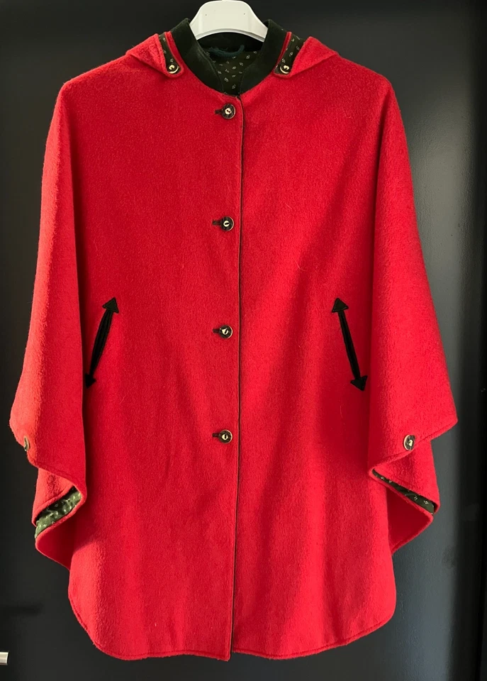 Kinder Trachten Jacke/Poncho mit Kapuze rot ca. Gr. 146 - Bild 1 von 3