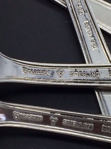 William & Mary by Lunt (Treasure Sterling 1921) Set of 5 - 5 o'clock teaspoons - Picture 5 of 6