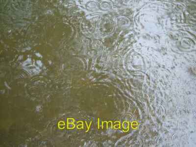 Foto 6x4 Regen auf der Mühle Rennen Exeter Kreise von Regentropfen überlappen sich Dur c2005
