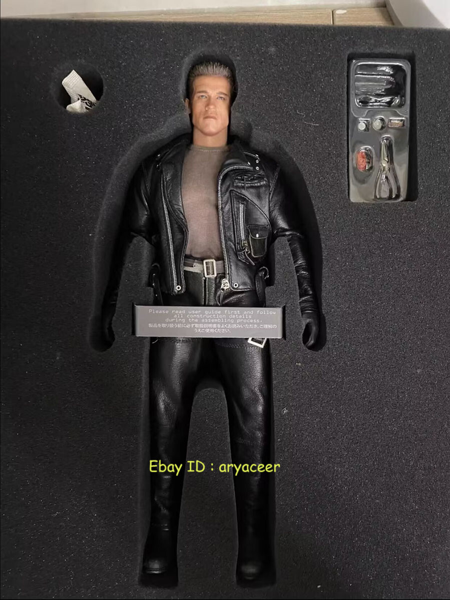 Hot Toys DX10 Terminator 2: Judgment Day T-800 1/6 Action Figure