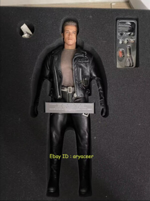 Hot Toys DX10 Terminator 2: Judgment Day T-800 1/6 Action