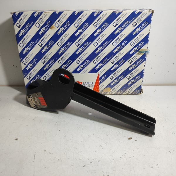Originale HeckstoßStangenhalterung Fiat 127 Diesel OE 4437992-image