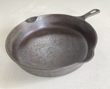 Vintage Griswold No. 7 Cast Iron Skillet Frying Pan Erie PA Small Block Logo 701