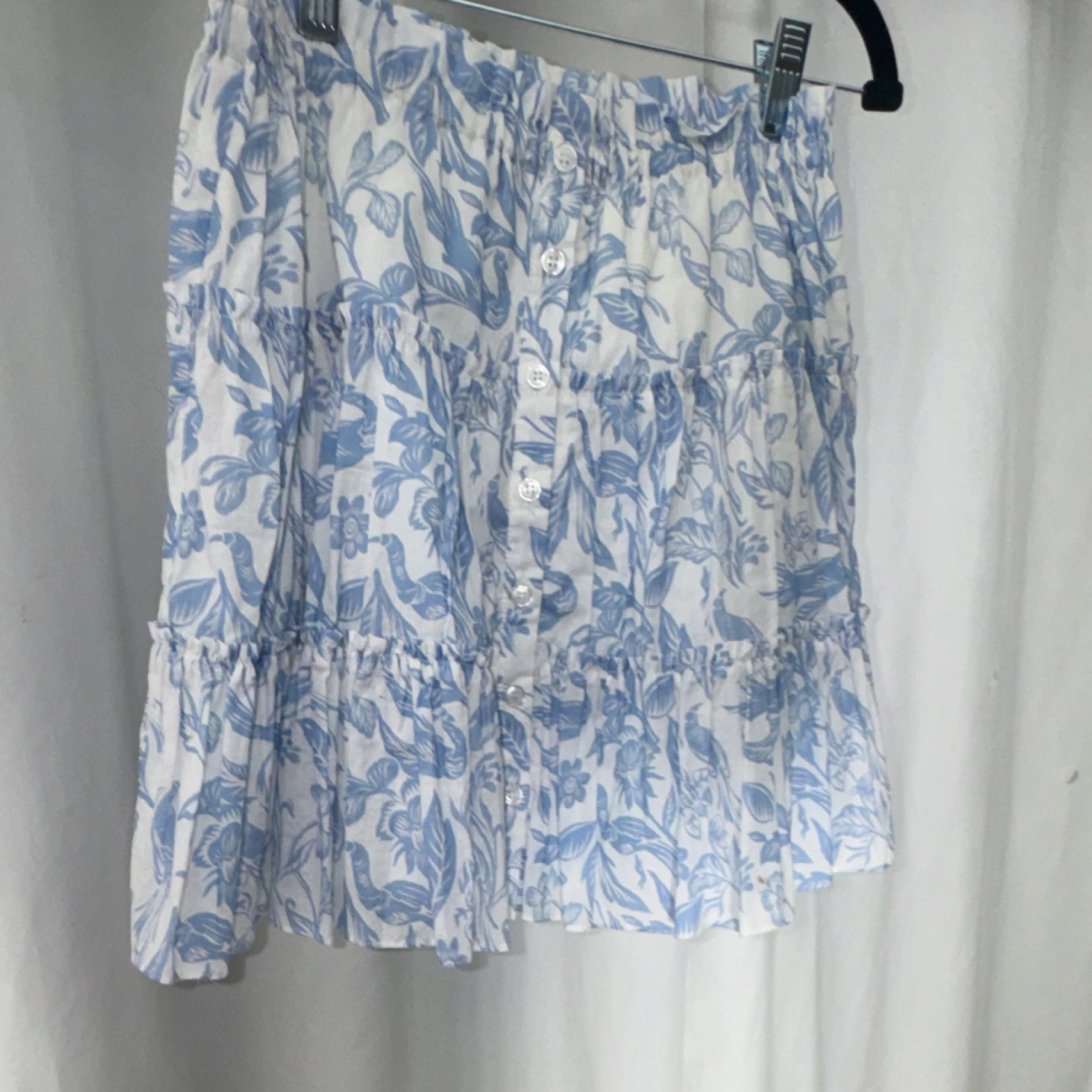 BeachClub INTERMIX Blue White Floral A-Line Short Skirt Button Ruffle Size 0