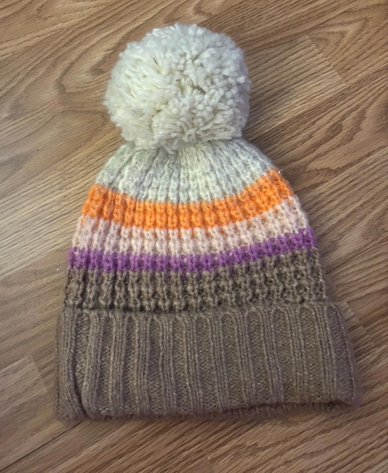 Universal Thread Beanie Hat - image 6