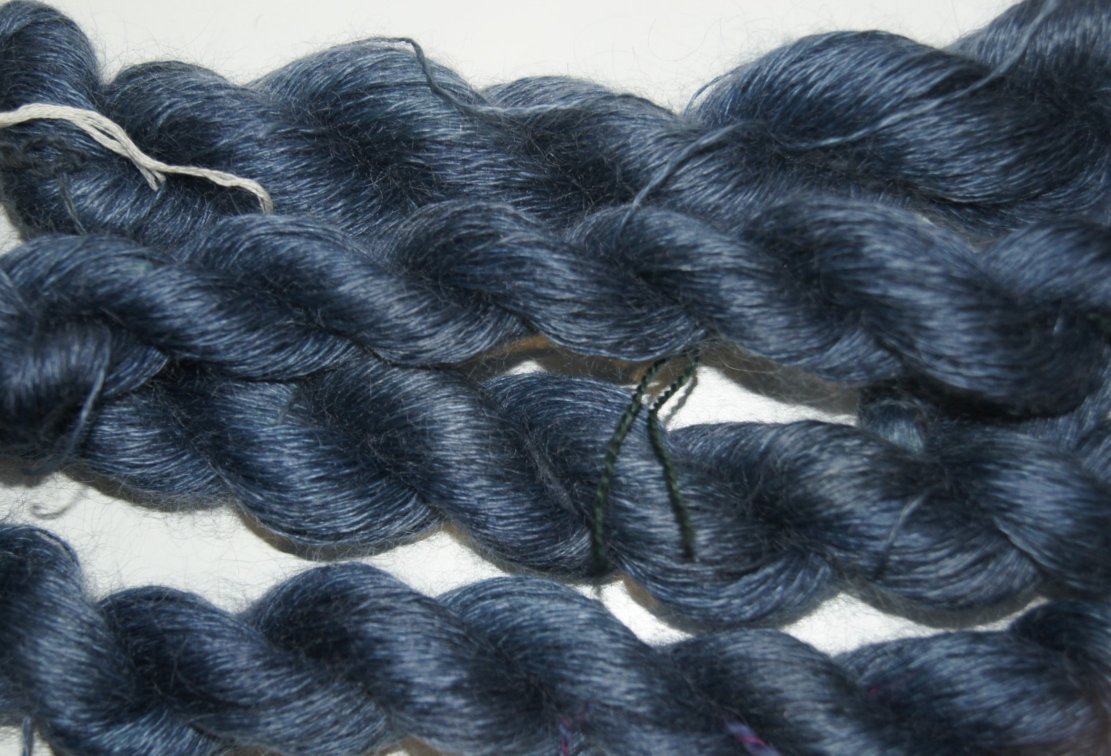 Laine mohair bleu nuit de qualité supérieure pour tricot d'art, lot de 4 écheveaux écoresponsables