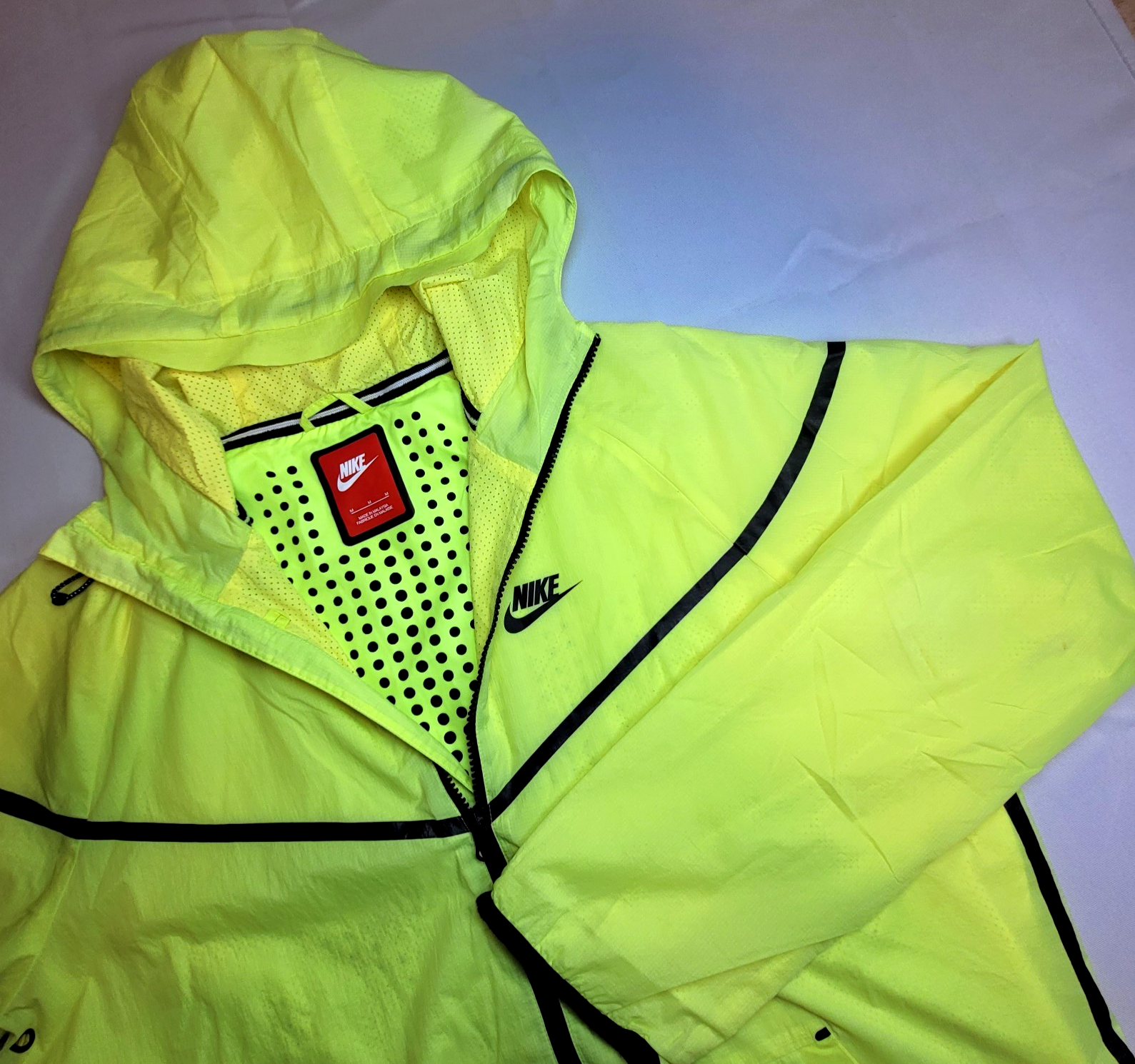 SACAI X NIKE NIKE Tech Aeroshield Giacca a vento UOMO Taglia M VOLT NERO D9