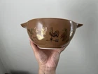 PYREX Early American 442 Cinderella Bowl - 1 1/2 Qt.