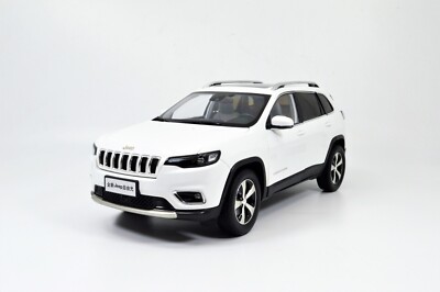 【美品】AUTOart 1/18 Jeep チェロキー 白 箱付 送料込 1:18 Scale Jeep Cherokee White Diecast Model Car Collection Gift