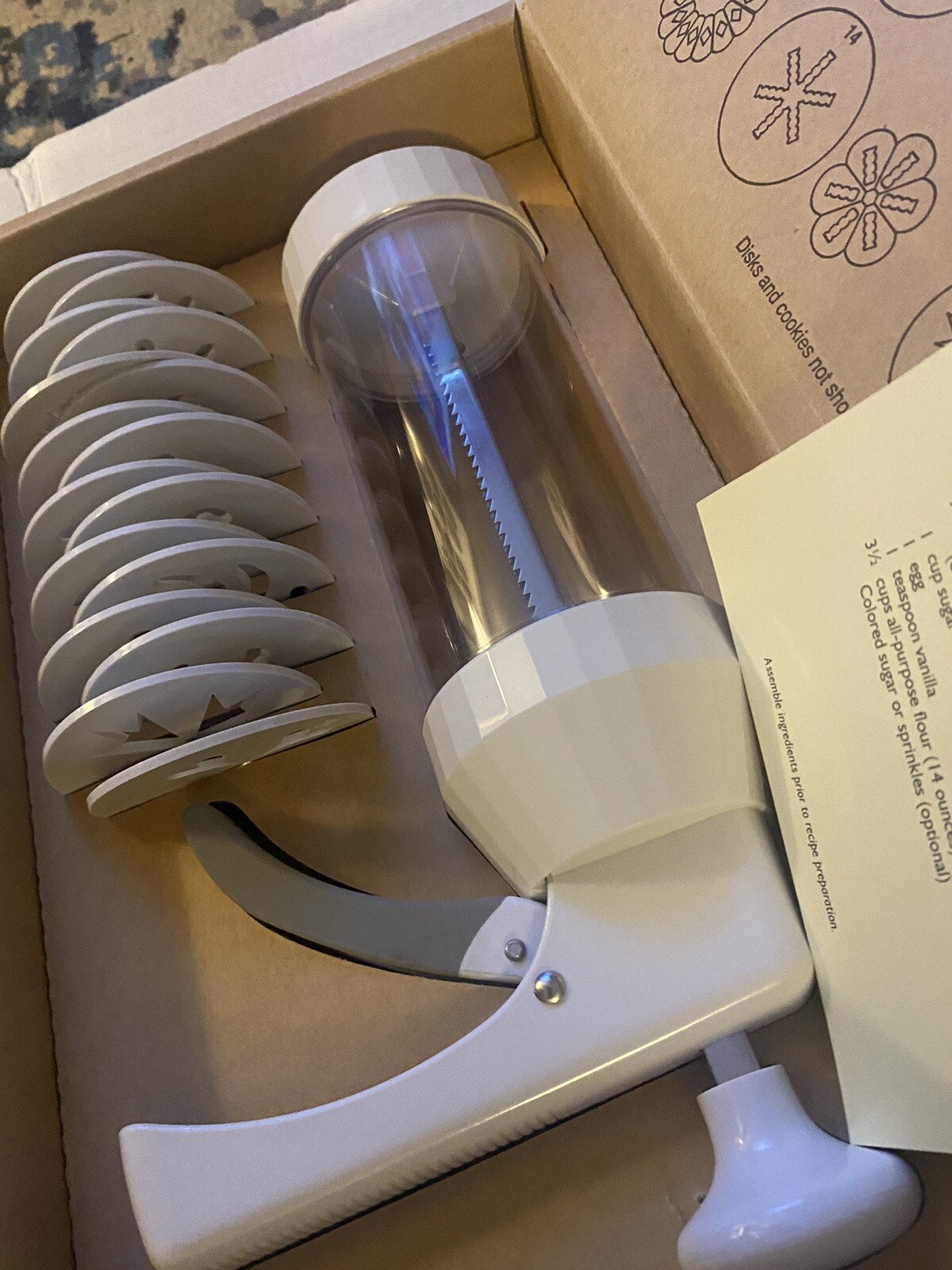 THE PAMPERED CHEF Cookie Press 1525, 16 Cookie Discs Designs w