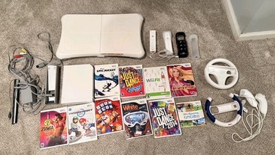 Nintendo Wii Console Bundle w/ Games Controllers Sensor Bar Power AV Cables