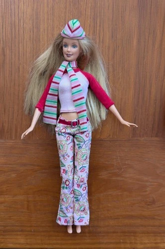 VINTAGE  2000 Barbie "School Cool" Fashion Doll