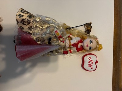 Ever After High Doll, Apple White Thronecoming