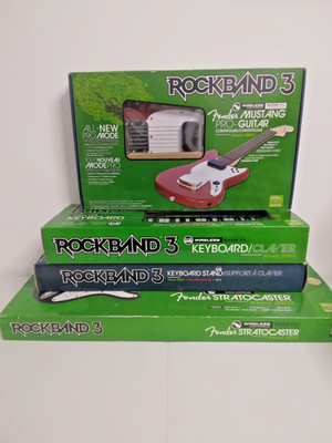 Rock Band 3 Mustang Pro Guitar,  Fender Stratocaster & Keyboard w/ Stand Xbox360