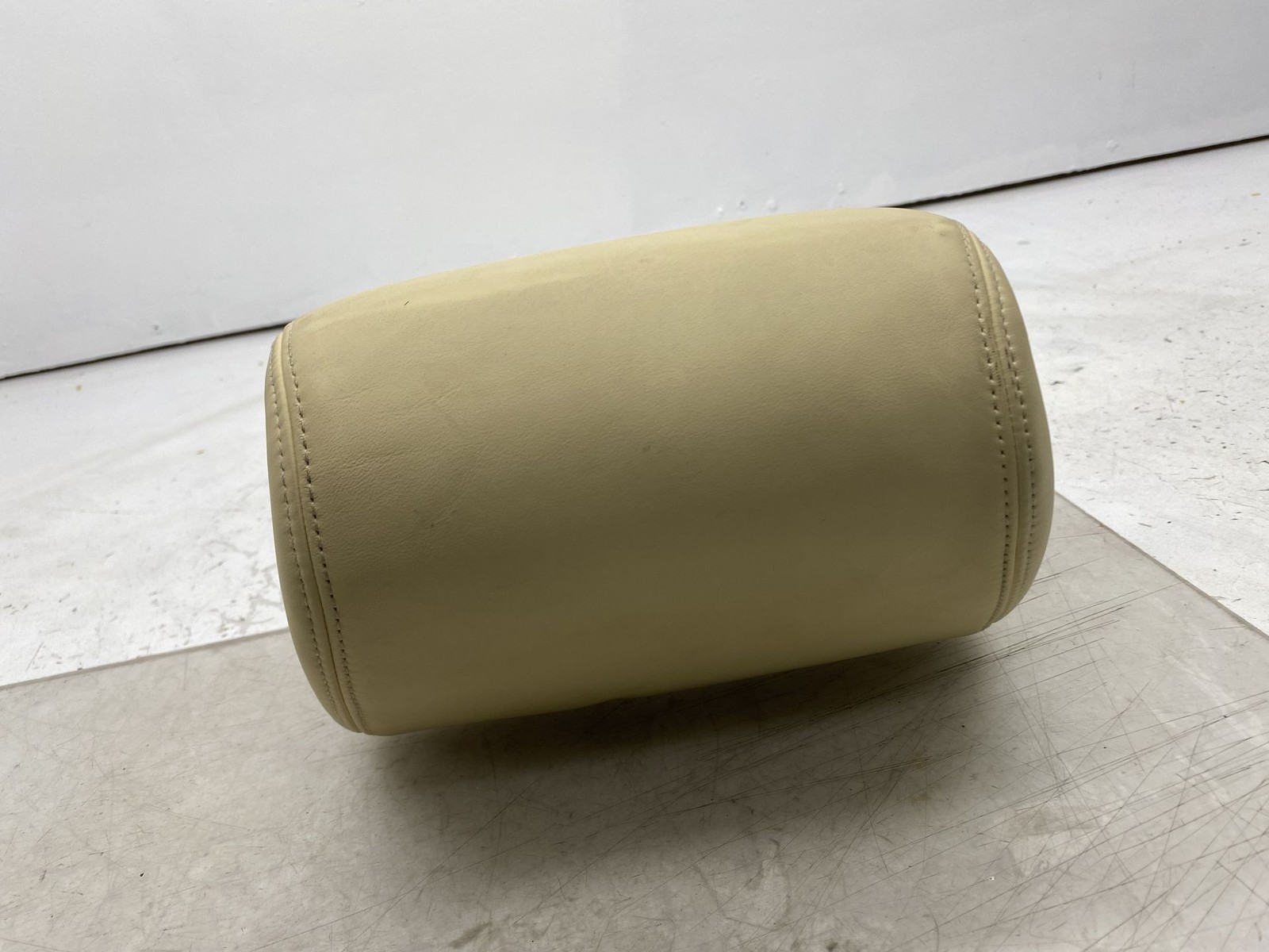 2010-2020 BENTLEY MULSANNE FRONT RIGHT PASSENGER SEAT HEADREST LEATHER *INDENTS*
