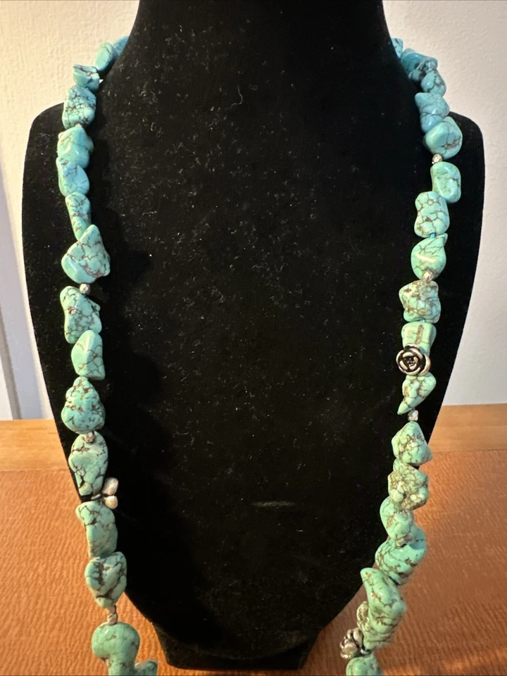 "Collar turquesa de una sola hebra marca Lucky vintage con detalles plateados 26""" Foto 3 de 4