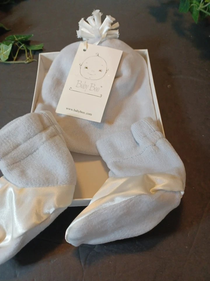 Sombrero y botines azules para bebé niño, nuevos, hechos a mano en caja de regalo Foto 4 de 4