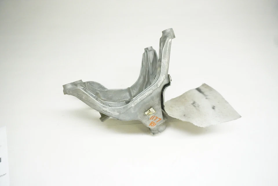 Кронштейн крепления двигателя для Audi A5 Quattro 2018–2020 годов выпуска — правый 4M0-199-308-BL - Изображение 2 из 3