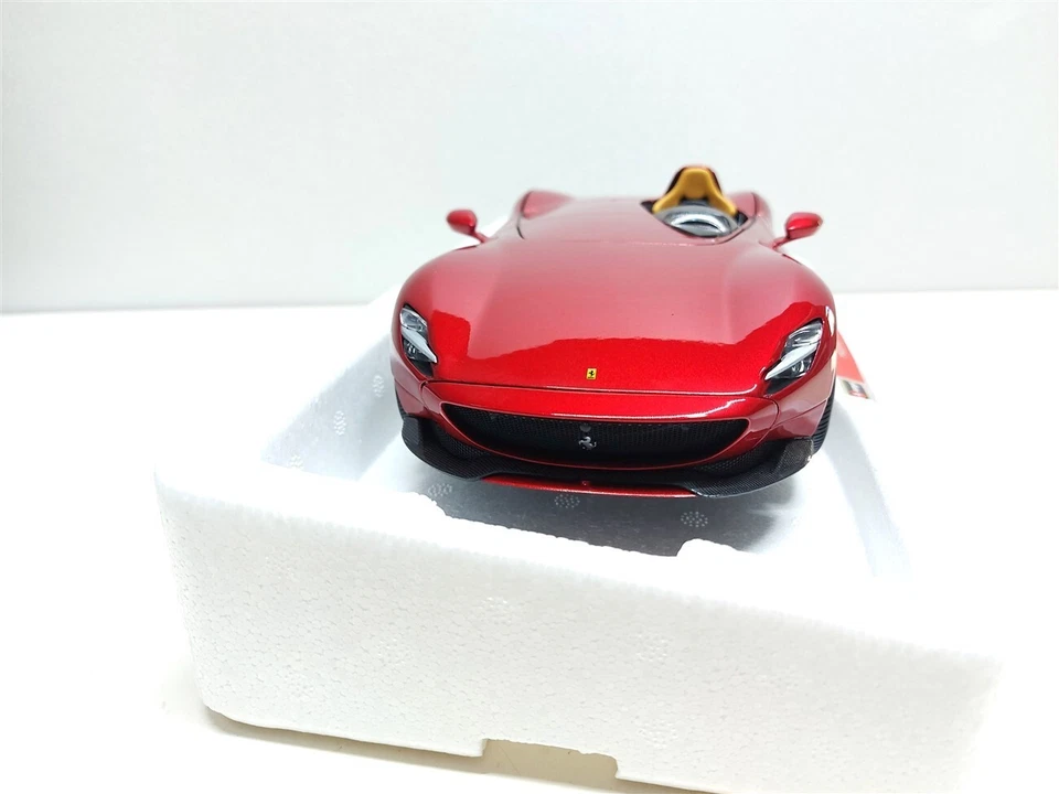 Ferrari Monza SP1 Rosso Metallizzato del 2018 - 1/18 Burago Signature - Immagine 2 di 4