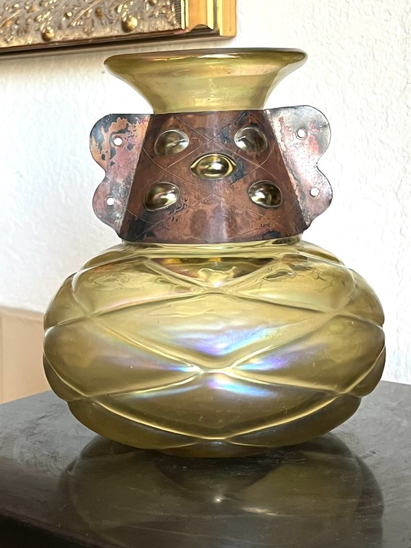 BEAUTIFUL IRIDESCENT GLASS AND METAL ART GLASS VASE