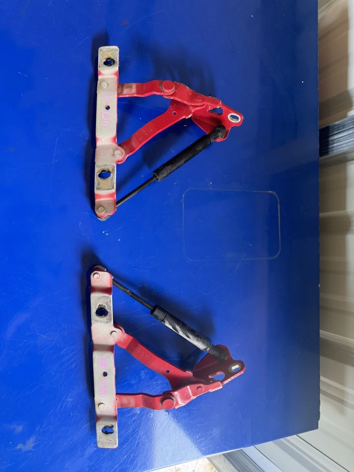 97 99 00 01 02 03 PORSCHE BOXSTER - BISAGRAS TAPA MALETERO 98651215101 ROJO Foto 4 de 4