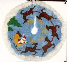 Vintage Christmas Tree Skirt Latch Hook Rug Handmade Santa Sleigh Reindeer 41  
