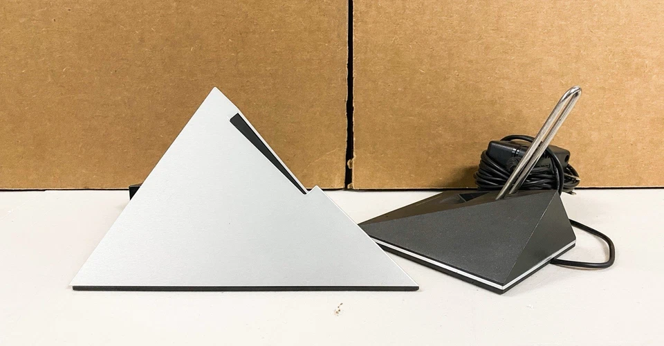 Bang and Olufsen B&O Beocom 6000 Home Telephone Pyramid W 2 Chargers And Split - Image 3 of 4