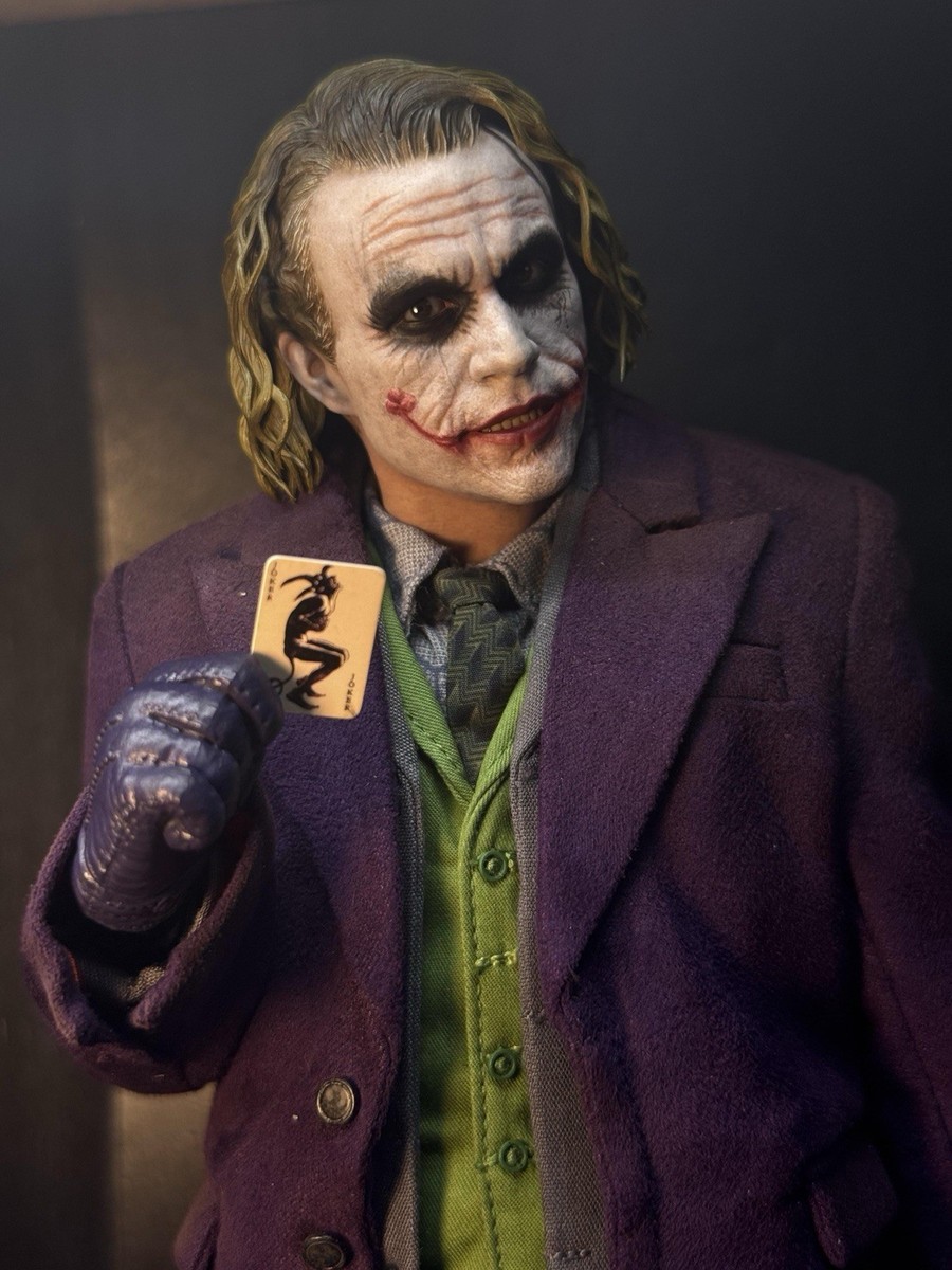 Hot Toys DX32 The Dark Knight Joker (Sculpted Hair Version) 1/6