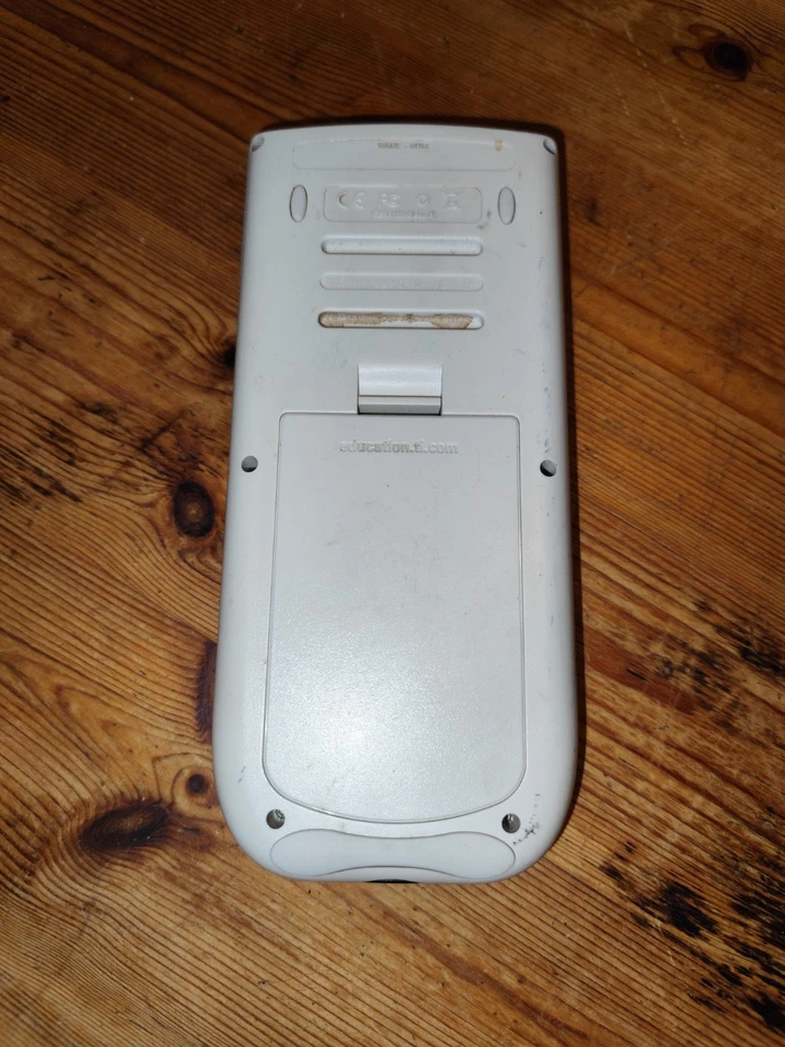 Calculatrice Graphique Programmable Texas Instruments TI-83 Plus.fr - Photo 2/4