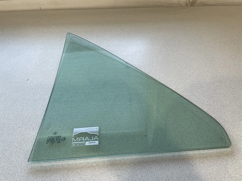 Mercedes-Benz E320 E430 W210 1996-2002 ~ cuarto de ventana trasero derecho ~ A2107350209 Foto 2 de 3