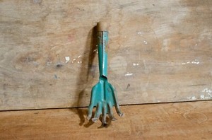 Vintage Turquois Blue GREEN THUMB Garden Handheld Rake Cultivator