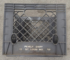 Vintage Prairie Farms Dairy Plastic Milk Crate Gray Gray VTG St Louis M0 1982 82