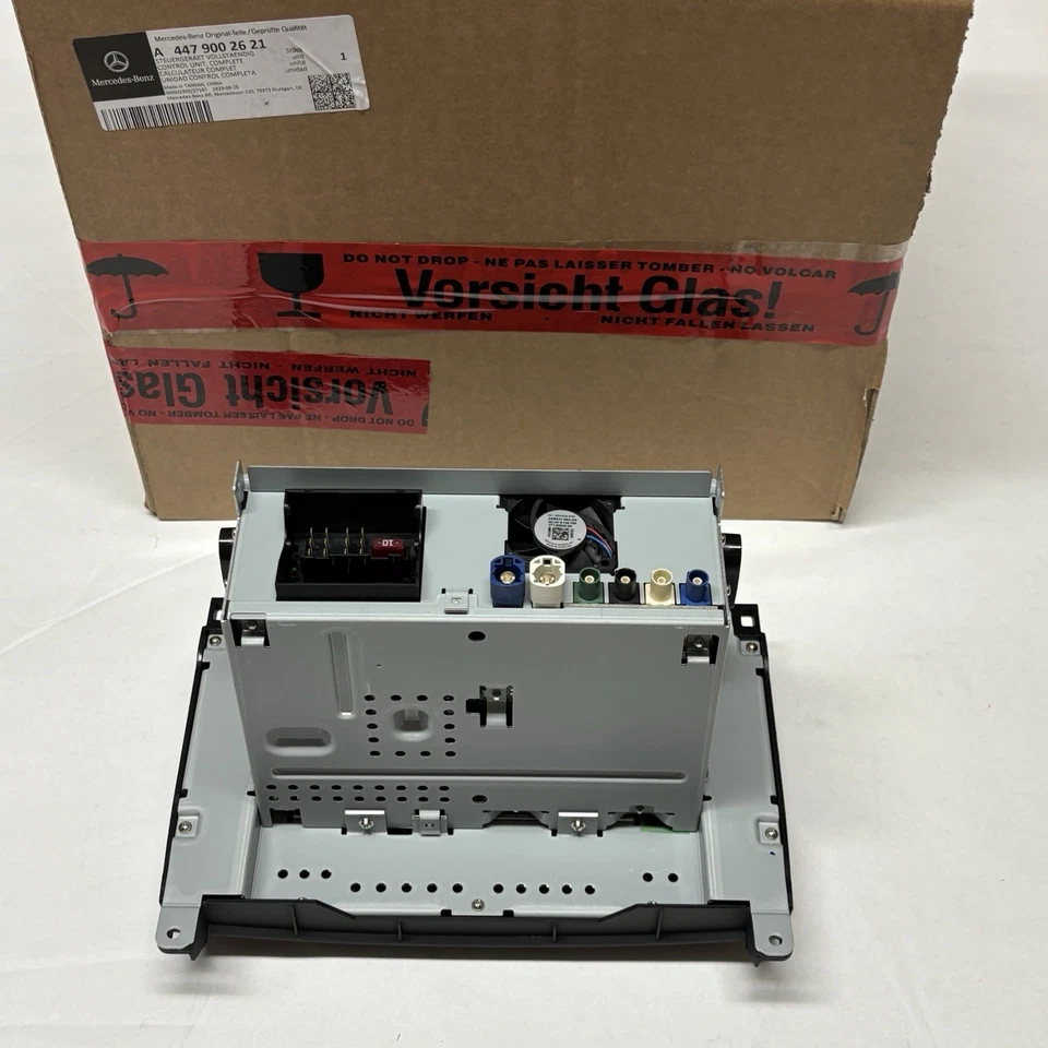 Original Mercedes-Benz Vito W447 Navigation Radio DAB Autoradio A4479002621 - Image 3 of 4