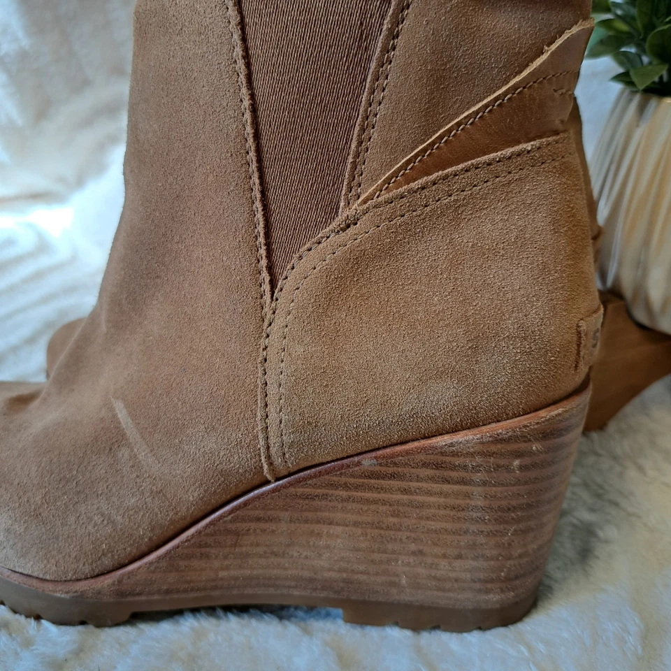 Bota Chelsea Sorel After Hours gamuza tostada para mujer talla 10 tacón de cuña impermeable Foto 3 de 4