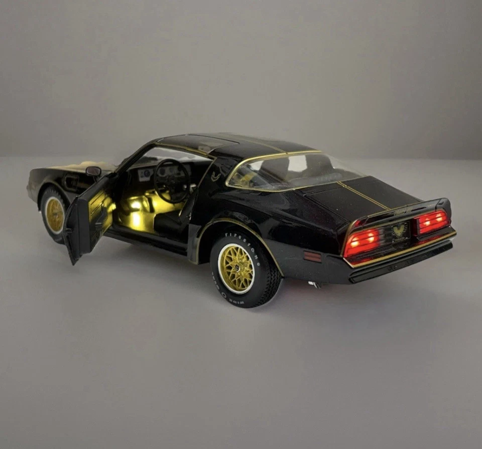 1/18 Diecast Pontiac Trans Am Smokey & The Bandit Custom LED LIGHT Bandit 2 - Image 4 of 4