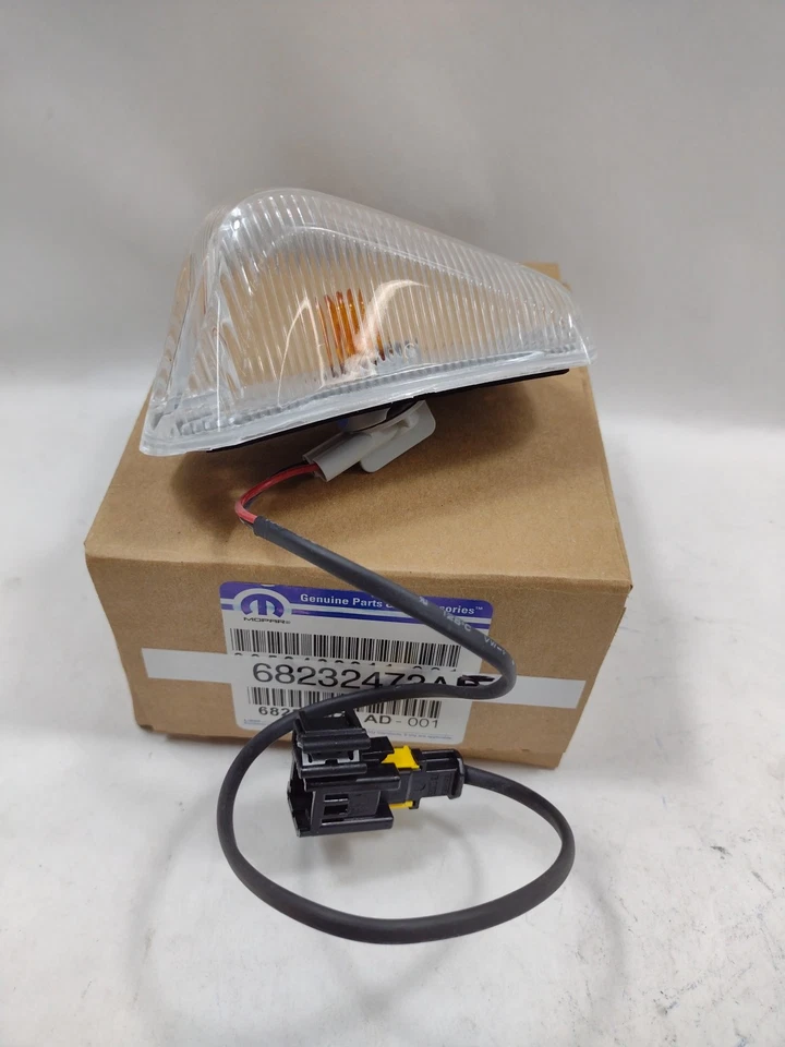 Luz marcadora de cabine genuína OEM 2014-2020 Ram Promaster 1500 2500 3500 68232473AD - Imagem 2 de 4
