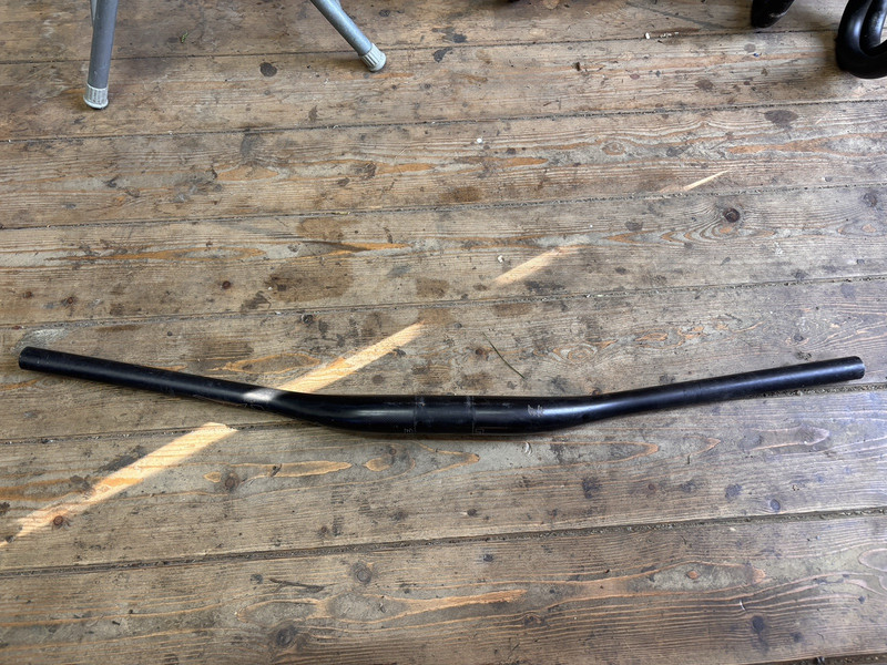 RACE FACE 35MM - 20MM RISE NEXT R Carbon HANDLEBAR IN BLACK