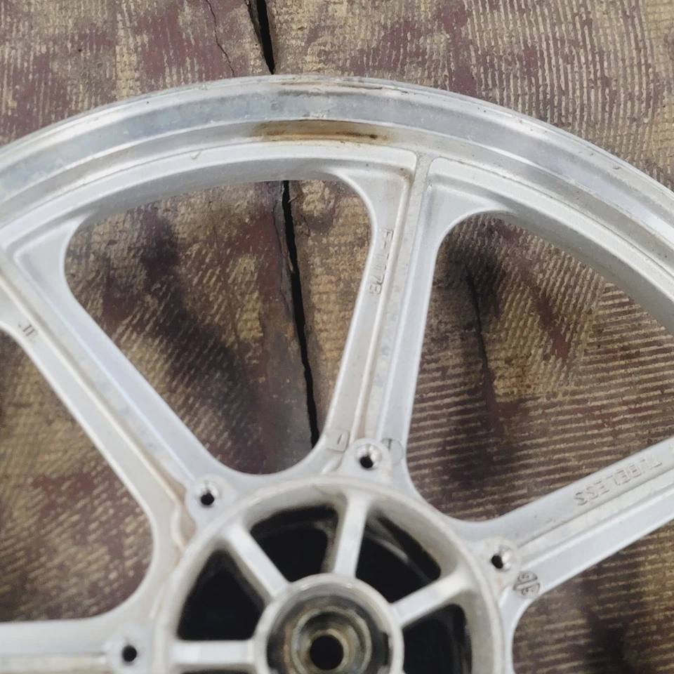 Llanta delantera Kawasaki Vulcan 750 1986-2006 VN750 41073-1591-CX recta Foto 2 de 4