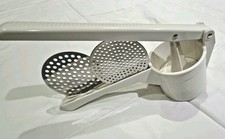 Potato Ricer with 2 Interchangeable Discs