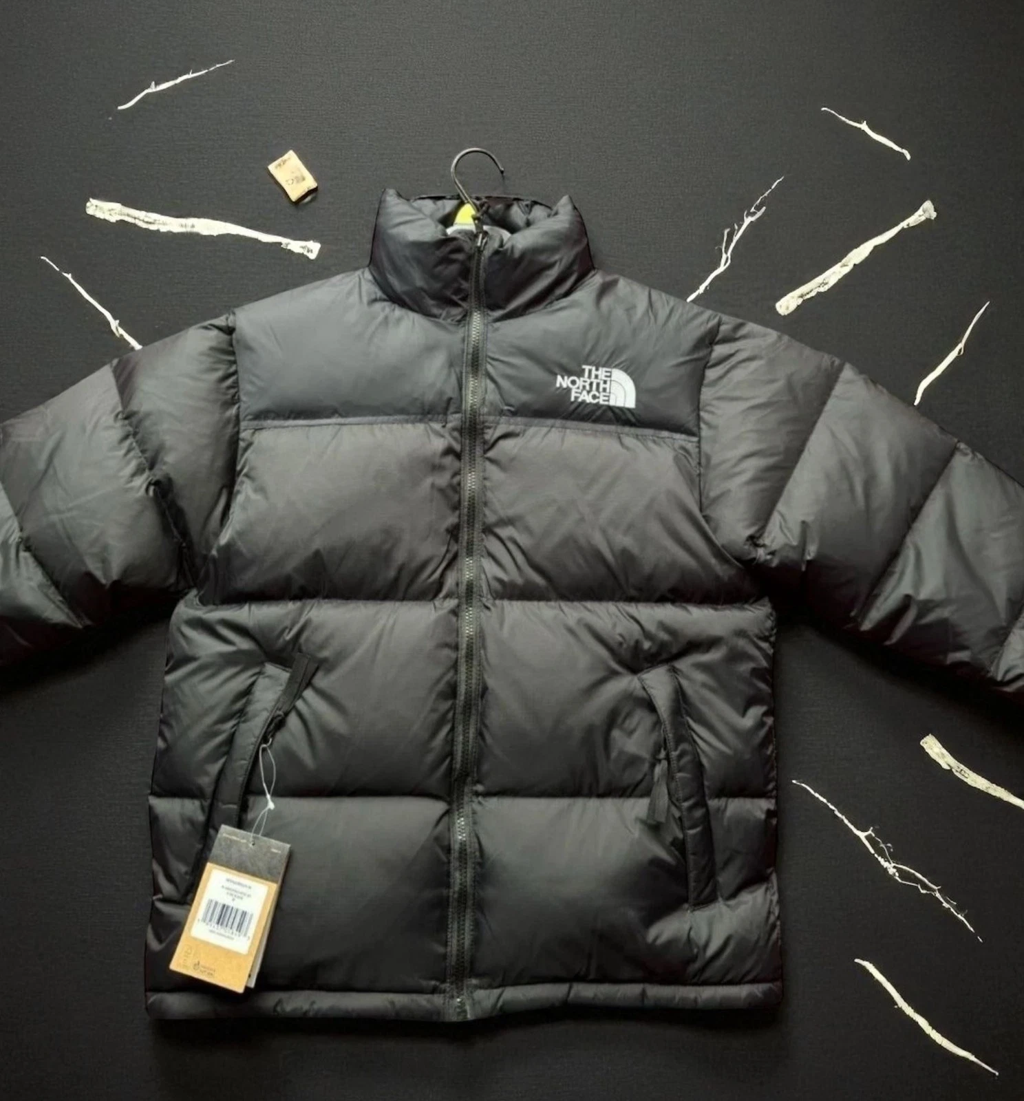 The North Face (TNF) Black Mens Puffer Jacket Size Large Excellent Condition
Opens in a new window o