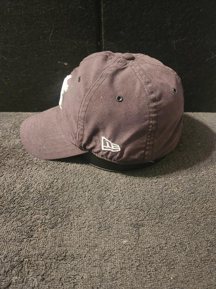 Sombrero vintage de mujer New Era con hebilla y correa para mujer de la Universidad Estatal de Washington Foto 4 de 4