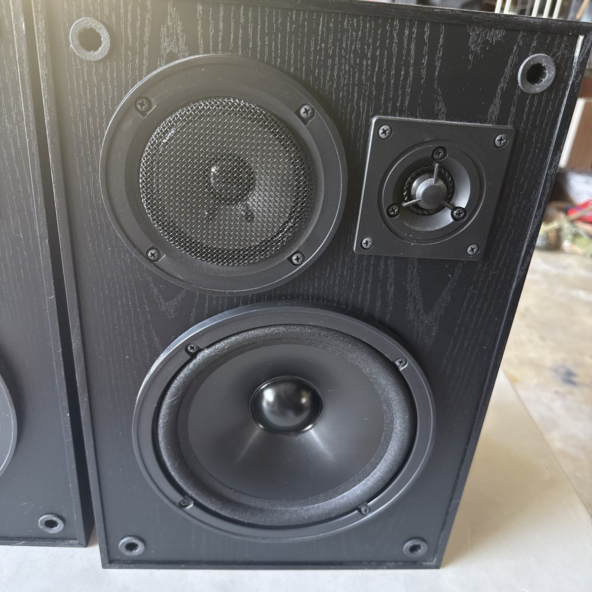 Vintage KLH 900B Black Woodgrain Shelf Speakers, 80Ohm, 50-20kHz