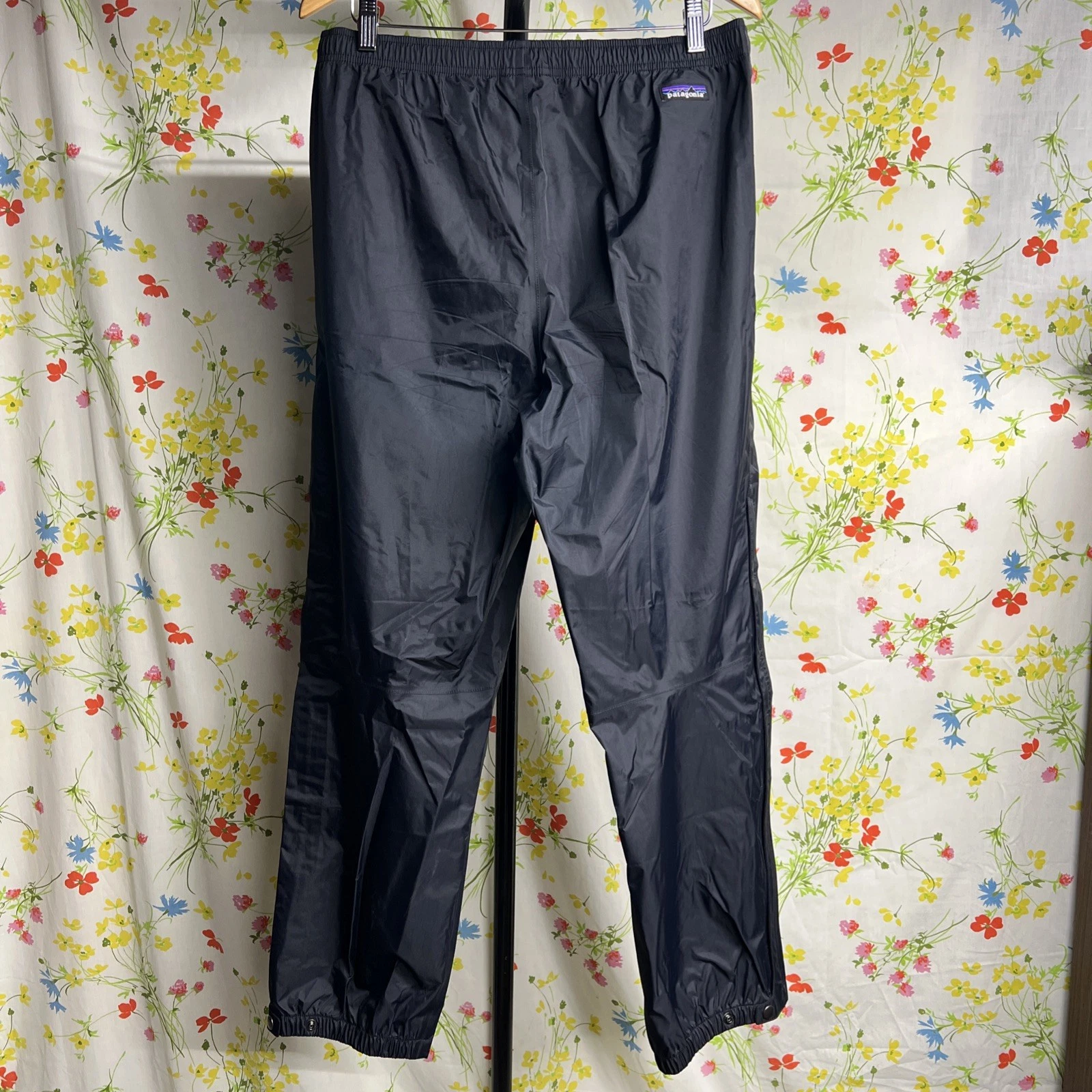 Patagonia Men's Torrentshell 3L Rain Pants in Black Size L
Opens in a new window or tab