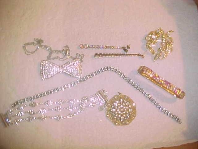 Vintage Clear Rhinestone Pieces Bow Tie Necklace 2 1/4 inch across Pins Bracelet