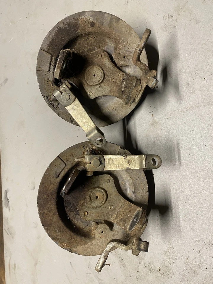 Conjunto de freno de cubo de husillo delantero Kawasaki Bayou 220 piezas originales OEM buen estado Foto 2 de 2