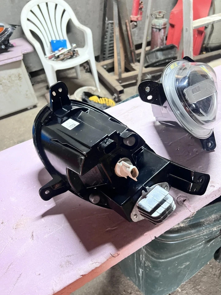 Conjunto de faros antiniebla Fiat 500x Mopar 68438799AA/68439771AA 2016-22 como nuevo Foto 3 de 4