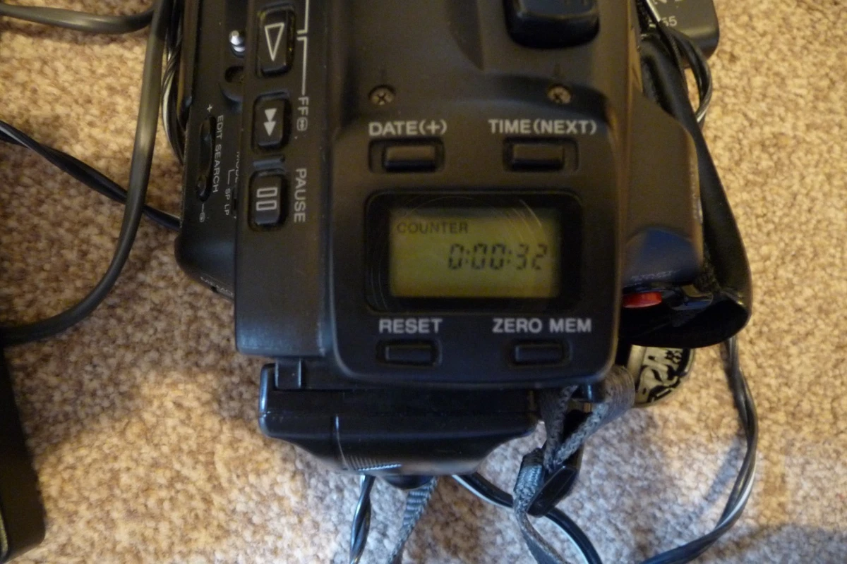 Equipo de videocámara Sony Handycam CCD-TR50E 8 mm Video8 - ¡Se ve bien!