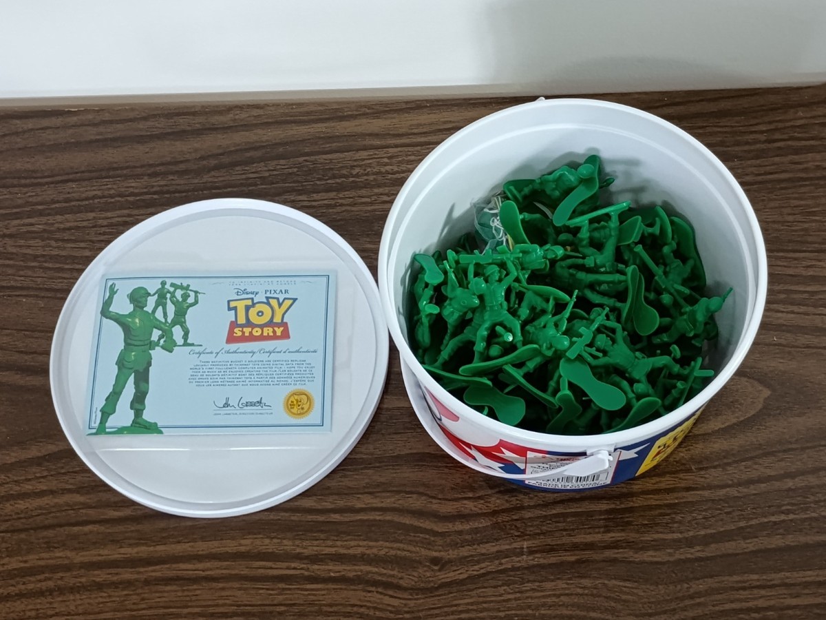 Toy Story Bucket O Soldiers 72 Green Army Men Thinkway Disney