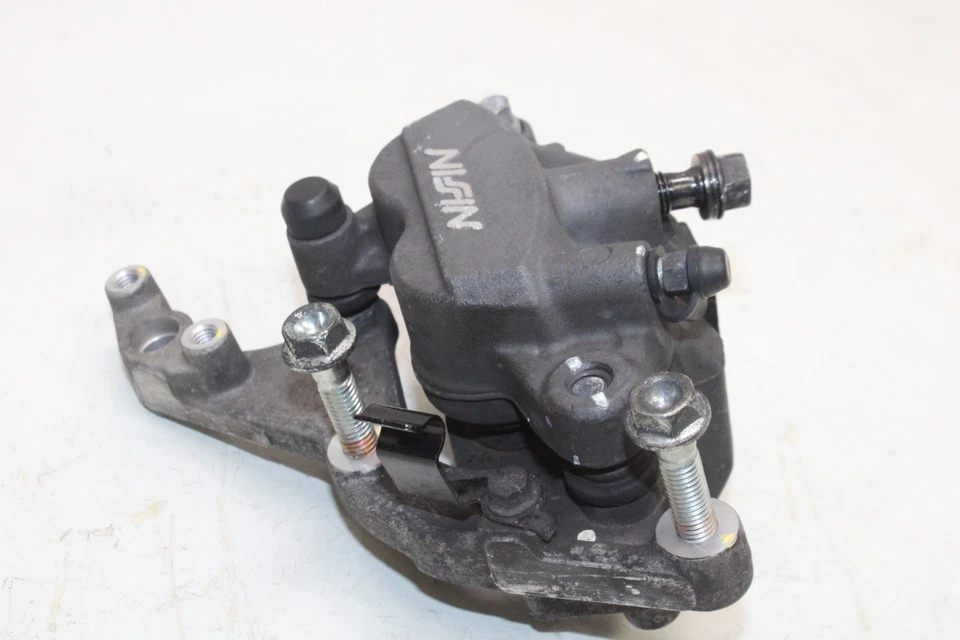 Pinça de freio dianteira direita 15-22 Honda CBR300R FABRICANTE DE EQUIPAMENTO ORIGINAL - Imagem 2 de 4