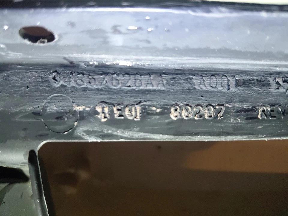 Chrysler Pacifica 2004-2008 parrilla delantera usada OEM 04857626AA 04857625AA Foto 3 de 4